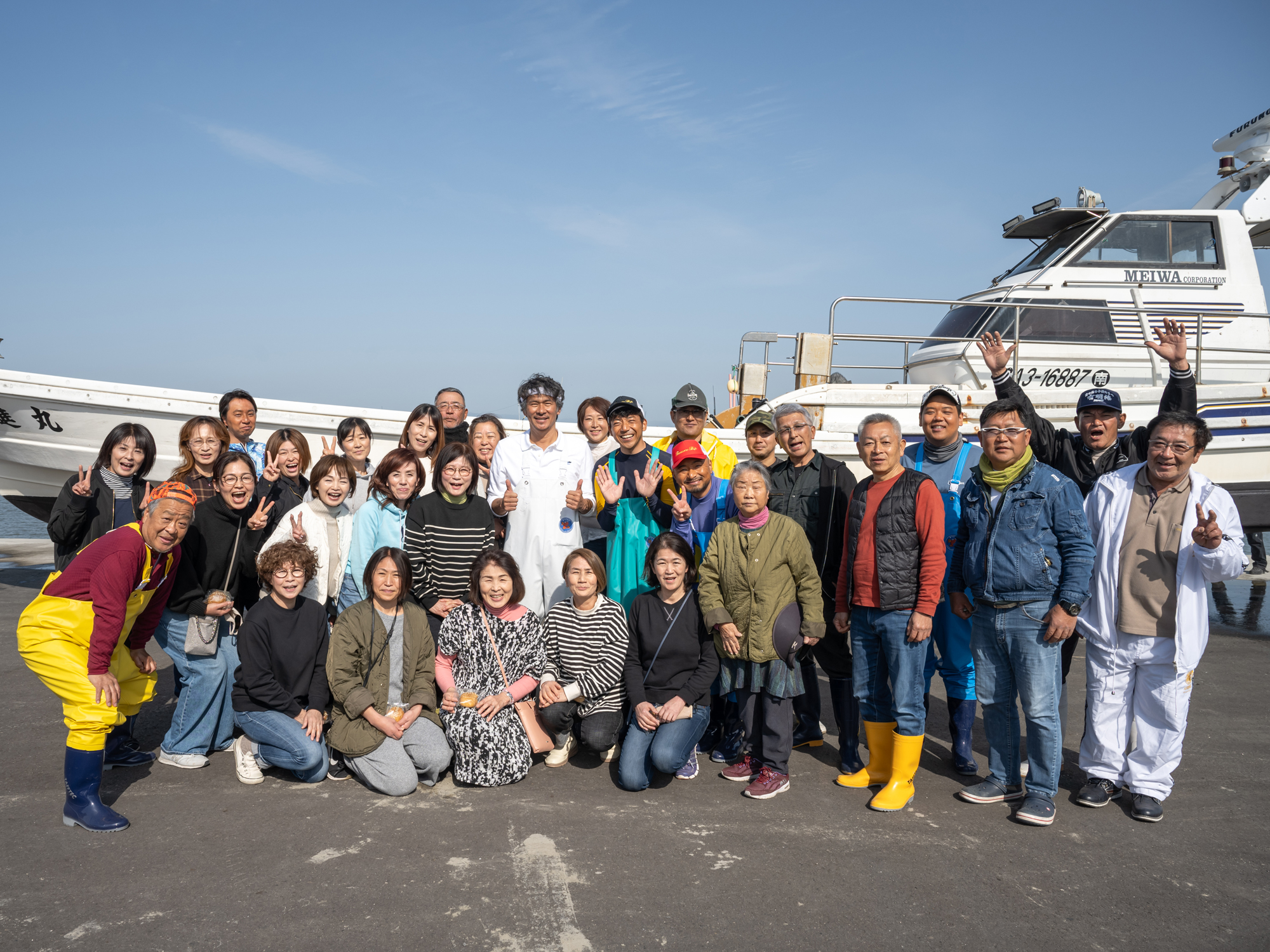 記念写真撮影①（戸ヶ里港ロケ）
